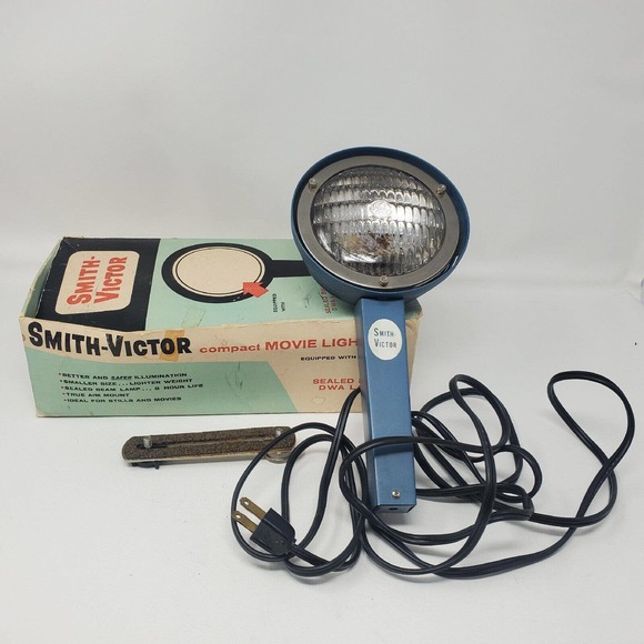 Vintage Smith-Victor Model L-5 Compact Movie Light 962 GE Beam Tested Retro - Picture 1 of 11